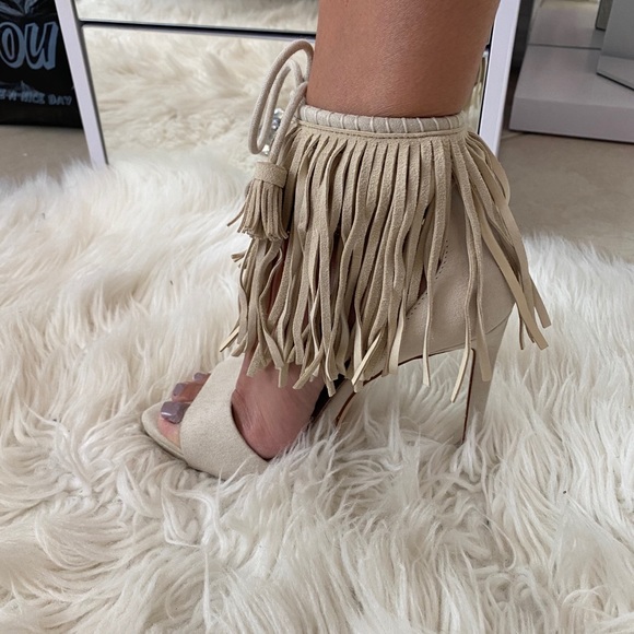 Heels - Picture 4 of 5